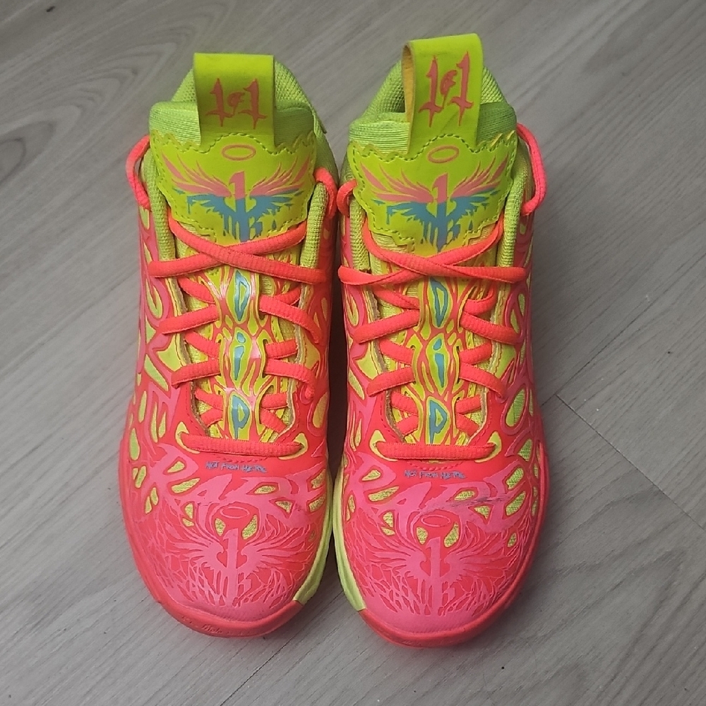 Puma x Lamelo Ball MB.04 1Love - Boys' Grade School (Yellow Alert/Pink Alert)